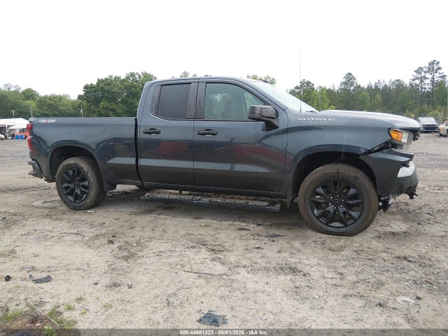 Chevrolet Silverado 1500 Custom