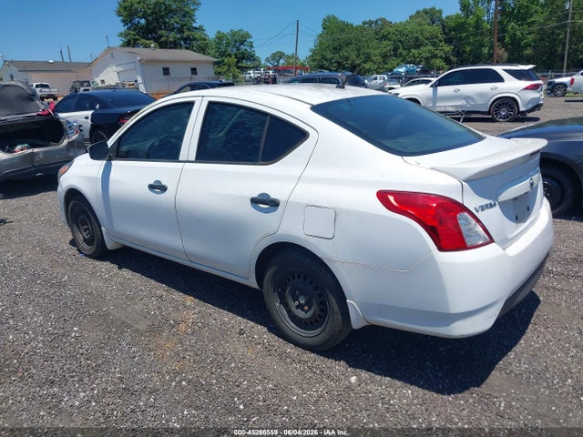 Nissan Versa 1.6 S+
