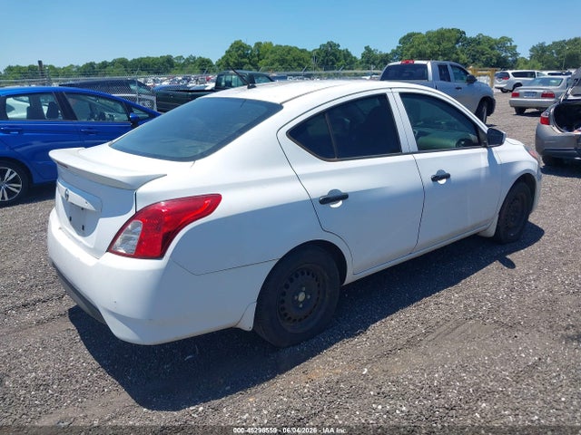 Nissan Versa 1.6 S+