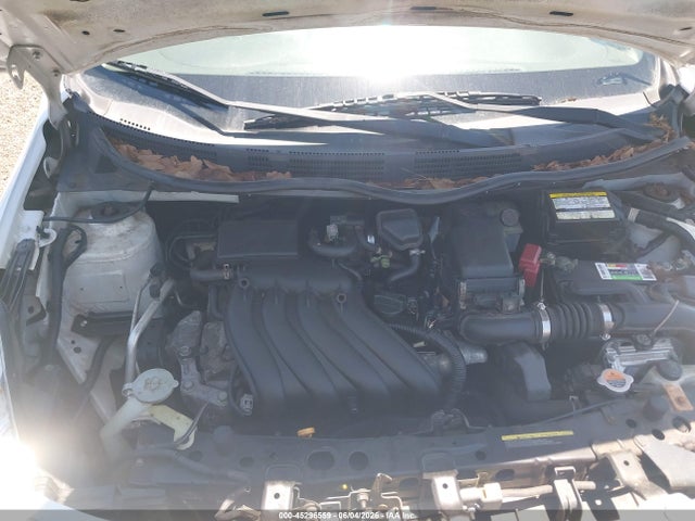 Nissan Versa 1.6 S+