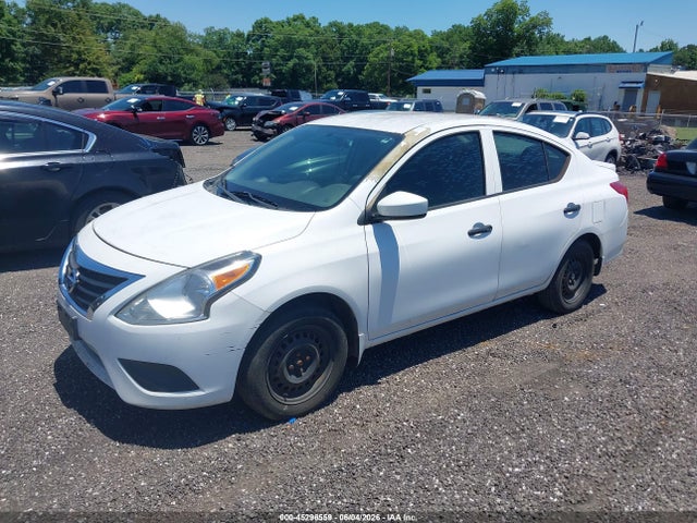 Nissan Versa 1.6 S+