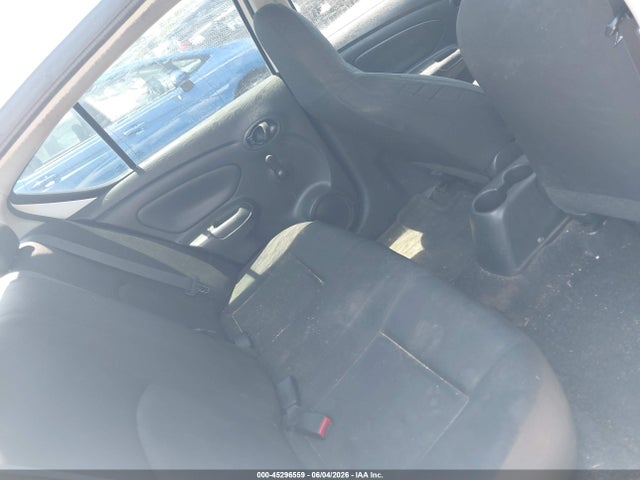 Nissan Versa 1.6 S+