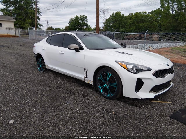 Salvage Kia Stinger Image