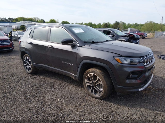 Salvage Jeep Compass Image