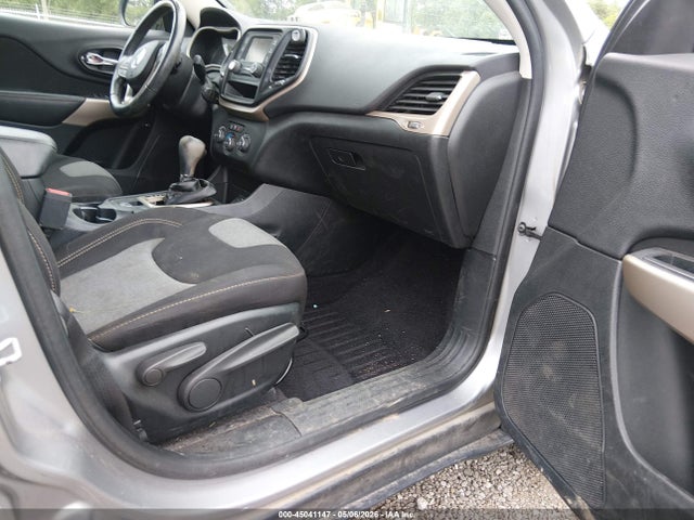 Jeep Cherokee Altitude Fwd