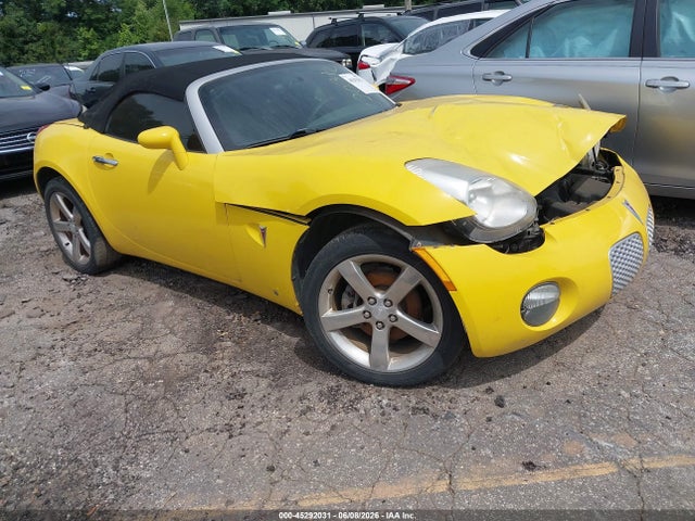 Salvage Pontiac Solstice Image