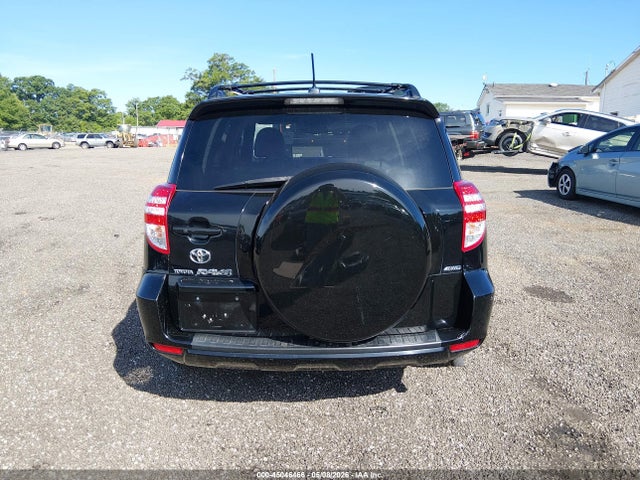 Toyota RAV4 Limited V6