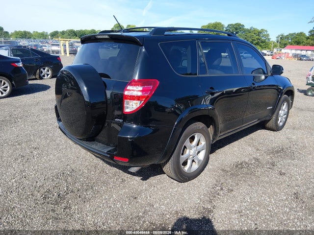 Toyota RAV4 Limited V6