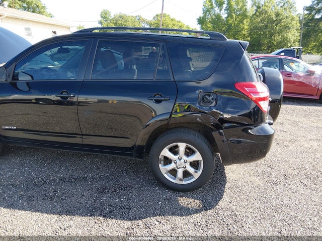 Toyota RAV4 Limited V6