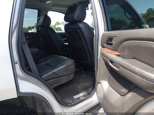 Cadillac Escalade Standard