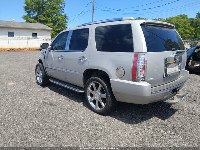 Cadillac Escalade Standard