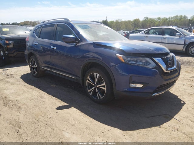 Salvage Nissan Rogue Image