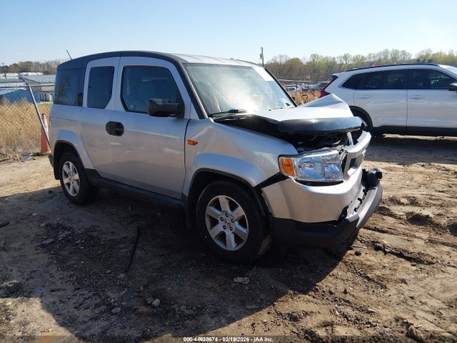 Salvage Honda Element Image