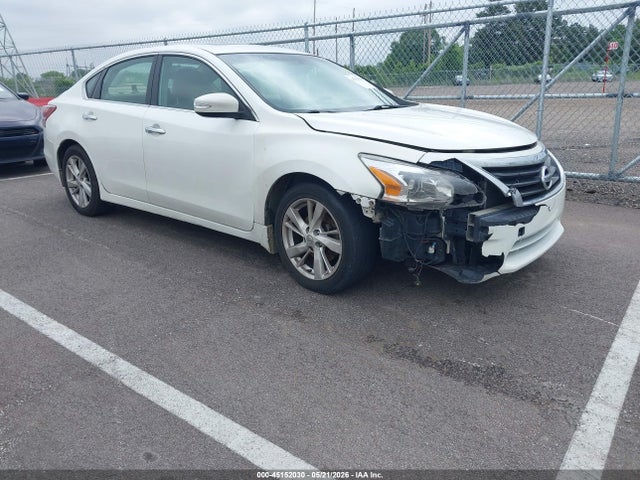 Salvage Nissan Altima Image