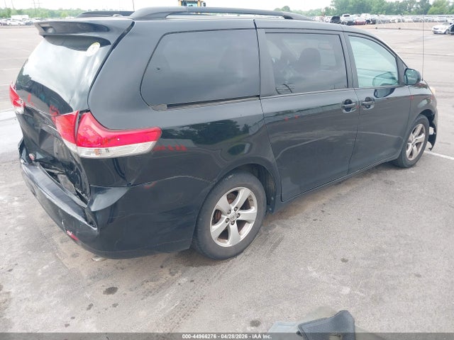 Toyota Sienna Le V6 8 Passenger