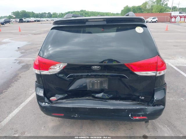 Toyota Sienna Le V6 8 Passenger