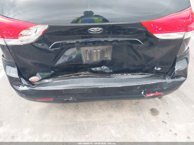 Toyota Sienna Le V6 8 Passenger