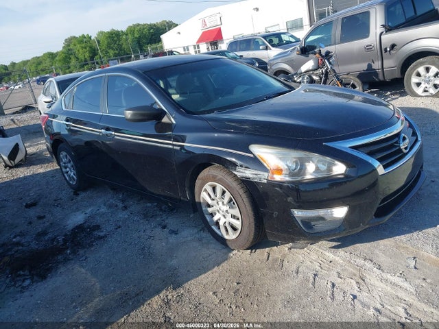 Salvage Nissan Altima Image