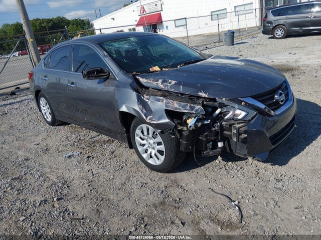 Salvage Nissan Altima Image