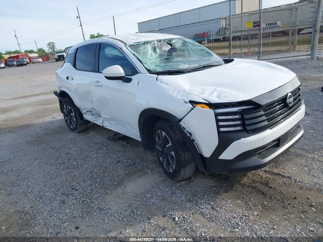Salvage Nissan Kicks Image