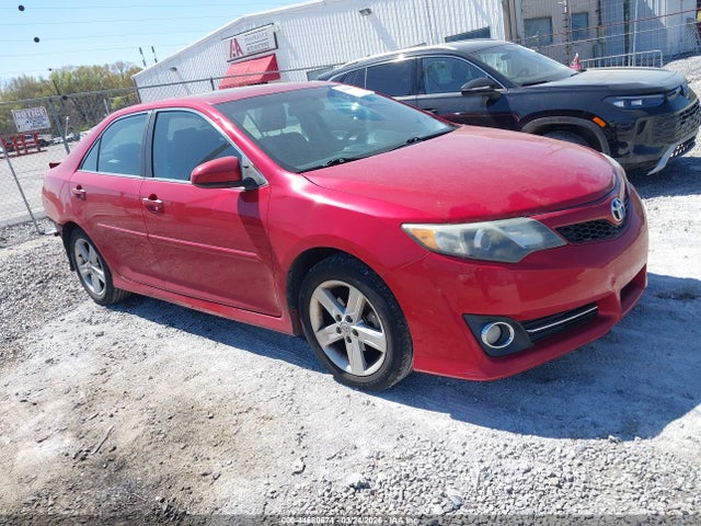 Salvage Toyota Camry Image