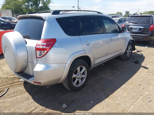 Toyota RAV4 Limited V6