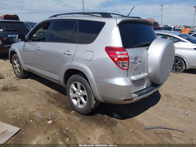 Toyota RAV4 Limited V6