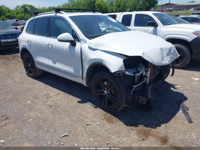Salvage Volkswagen Touareg Image