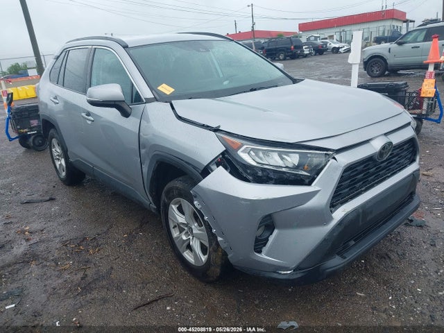 Salvage Toyota RAV4 Image