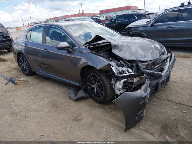 Salvage Toyota Camry Image