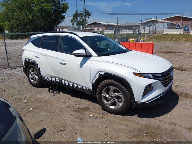 Salvage Hyundai TUCSON Image