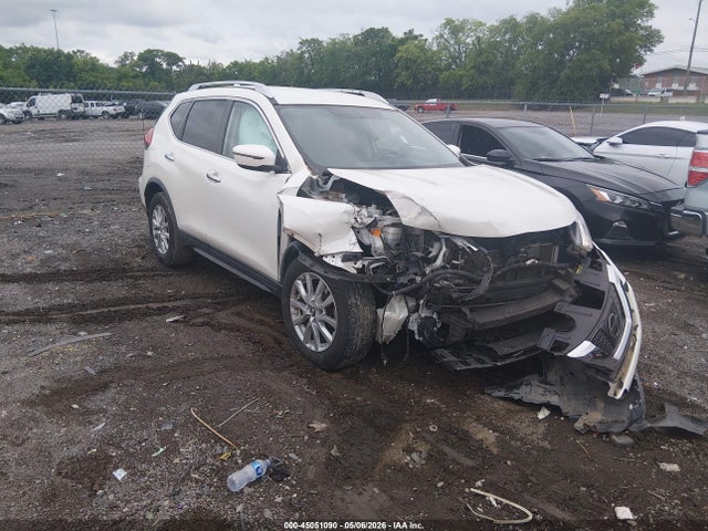 Salvage Nissan Rogue Image