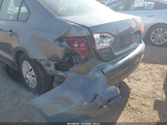 Volkswagen Jetta 2.0l S