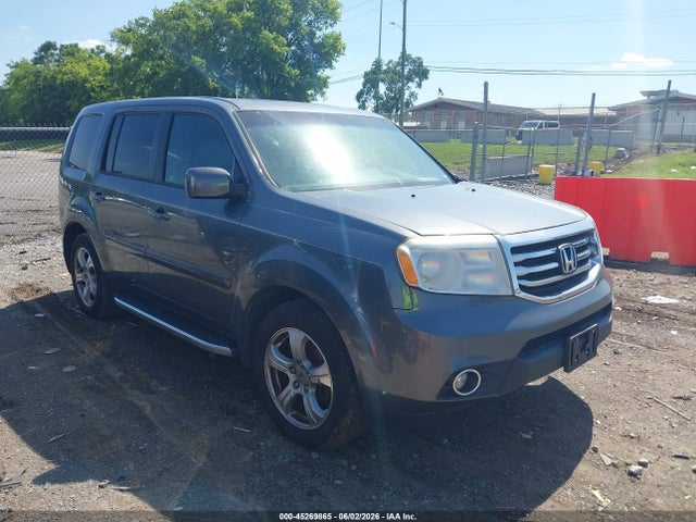 Salvage Honda Pilot Image