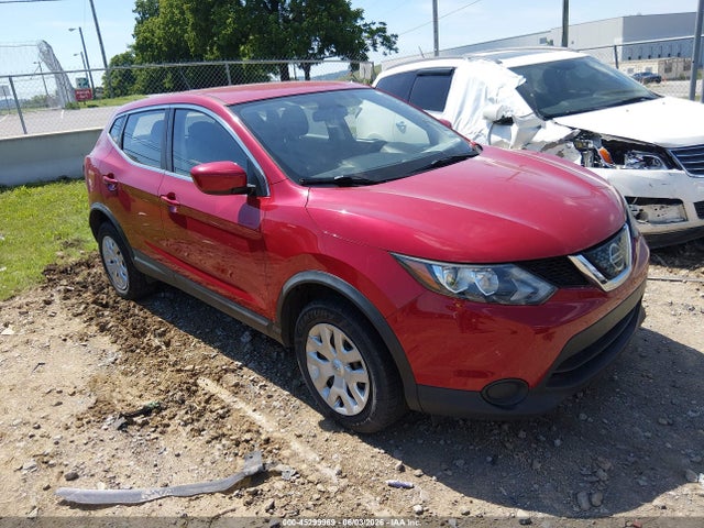 Salvage Nissan Rogue Image