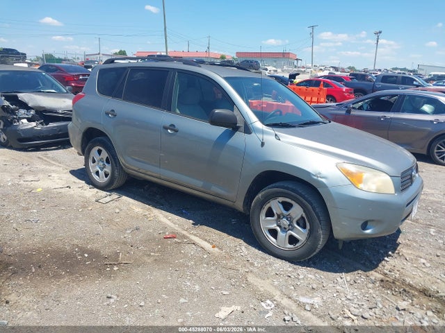 Salvage Toyota RAV4 Image