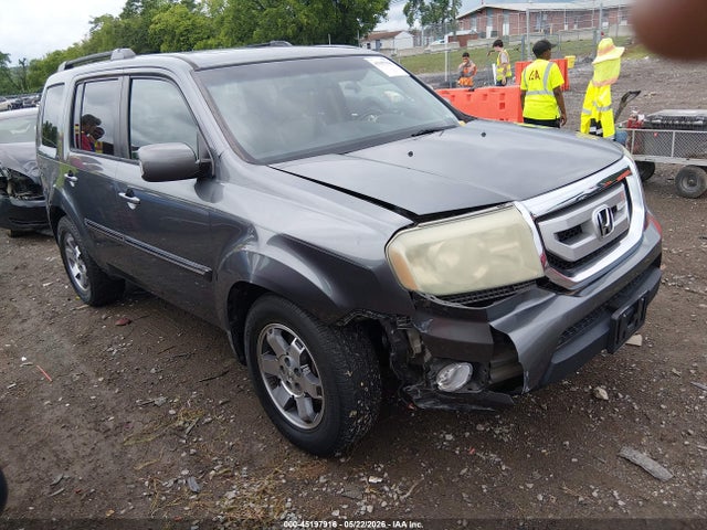 Salvage Honda Pilot Image