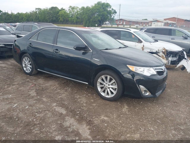 Salvage Toyota Camry Image