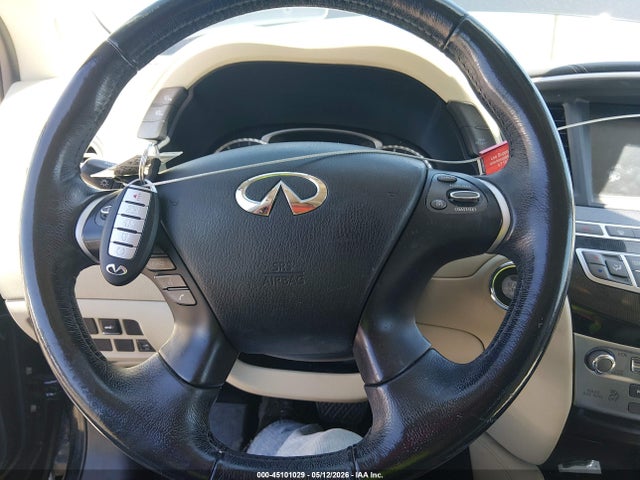 INFINITI Qx