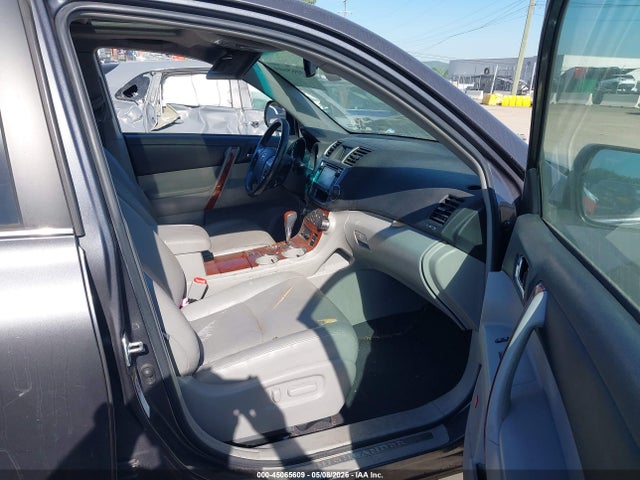 Toyota Highlander Limited V6