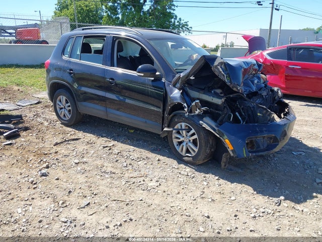 Salvage Volkswagen Tiguan Image