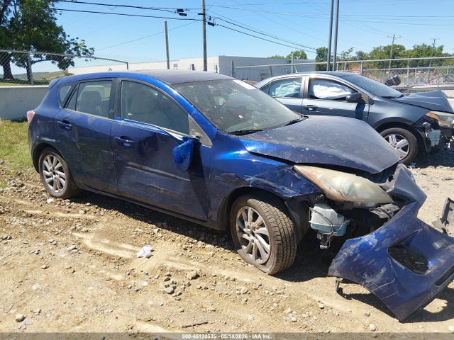 Salvage Mazda Mazda3 Image