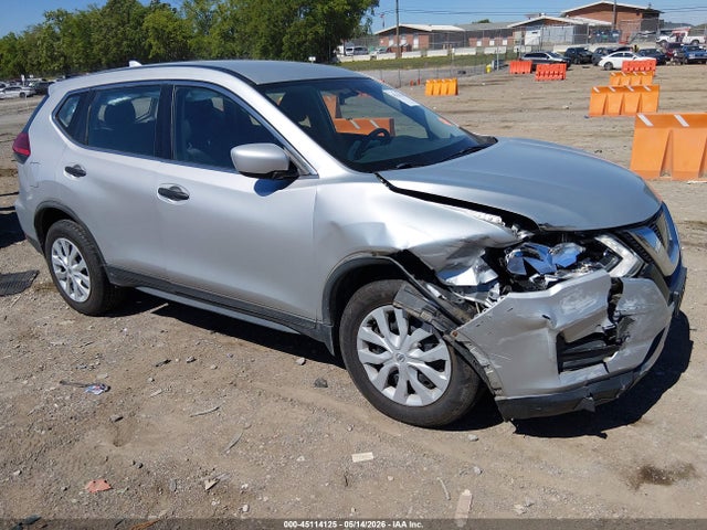 Salvage Nissan Rogue Image