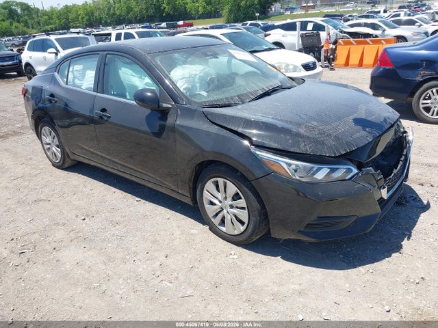Salvage Nissan Sentra Image