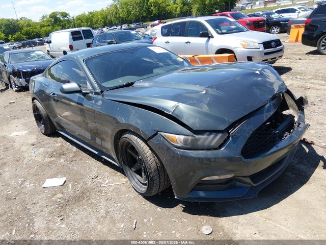Salvage Ford Mustang Image