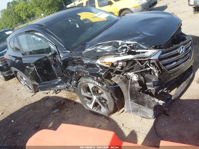 Salvage Hyundai TUCSON Image