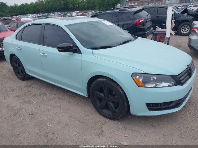 Salvage Volkswagen Passat Image