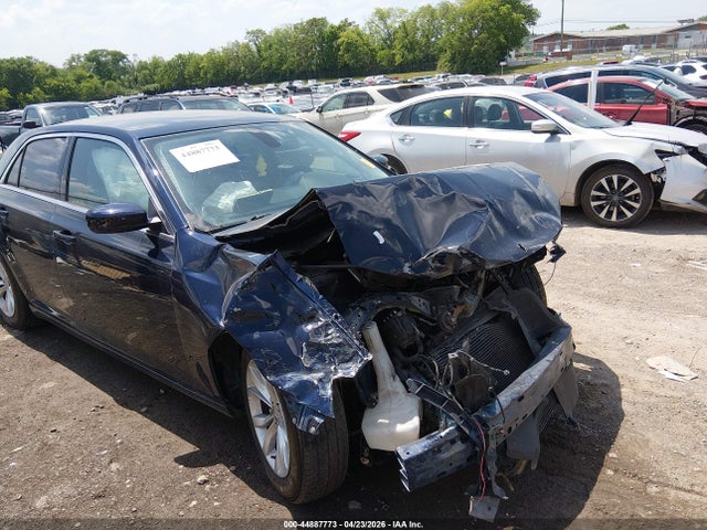 Salvage Chrysler 300 Image