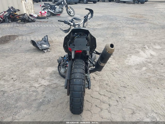 Yamaha Xtz690