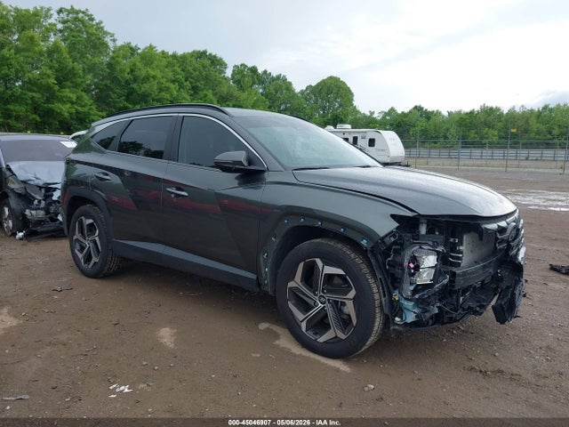 Salvage Hyundai TUCSON Image